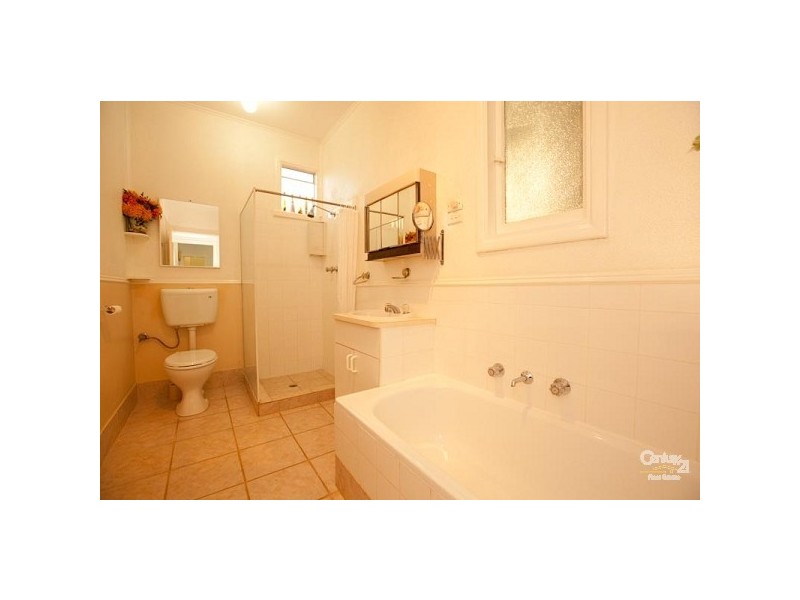 6 Tredale Avenue, Mount Richon WA 6112