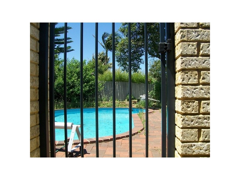 5 Nash Street, Kelmscott WA 6111