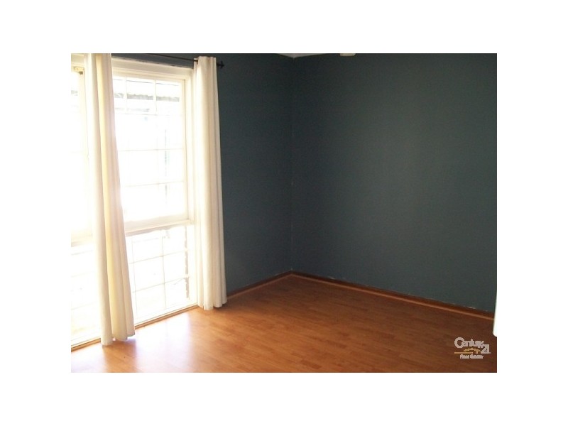 5 Nash Street, Kelmscott WA 6111