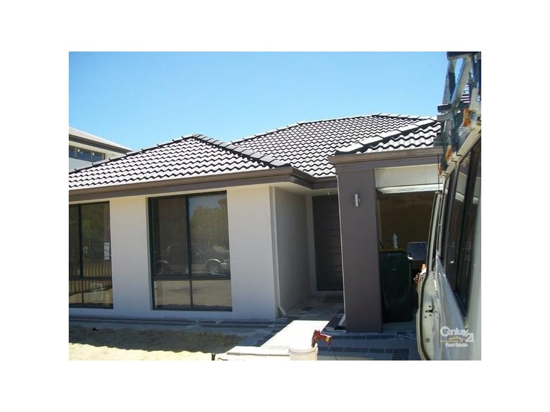 1 Armstrong Road, Wilson WA 6107