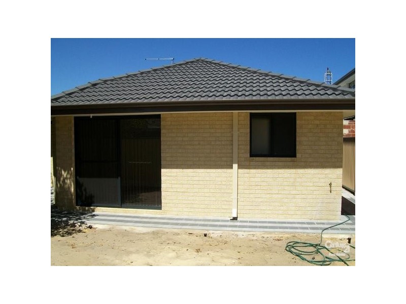 1 Armstrong Road, Wilson WA 6107