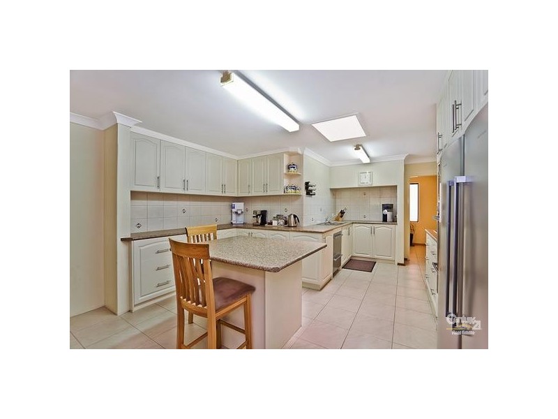 13 Serena Grove, Mount Nasura WA 6112