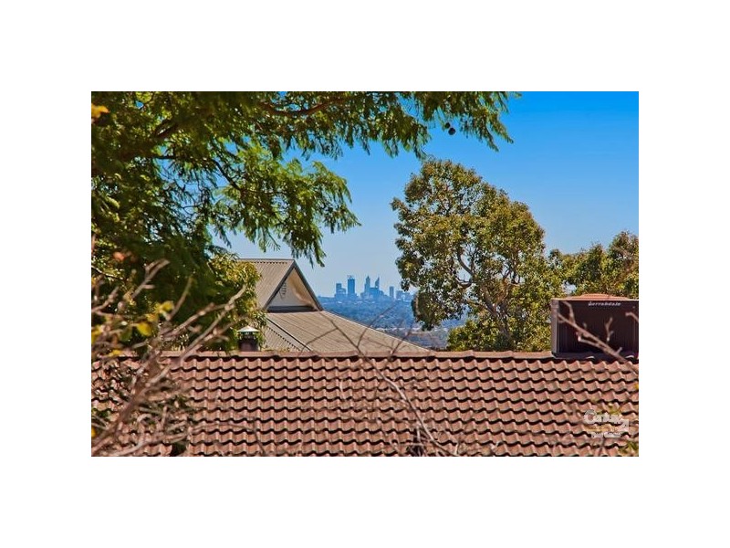 13 Serena Grove, Mount Nasura WA 6112