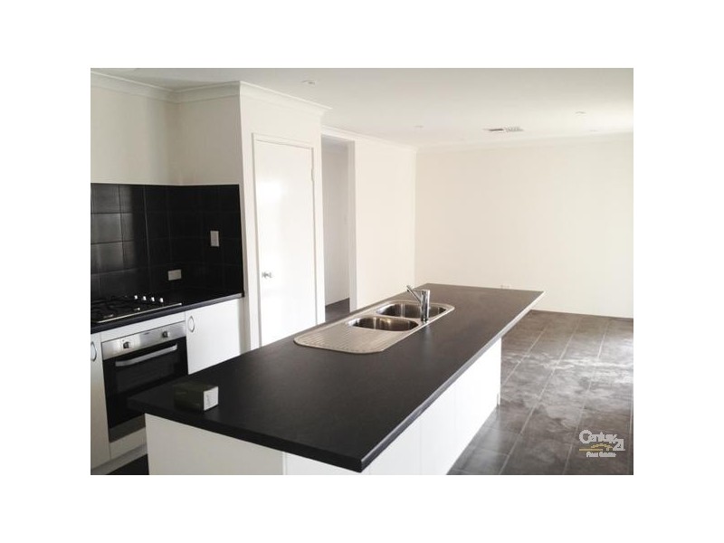 5 Rossiter Avenue, Piara Waters WA 6112