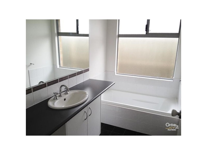 5 Rossiter Avenue, Piara Waters WA 6112