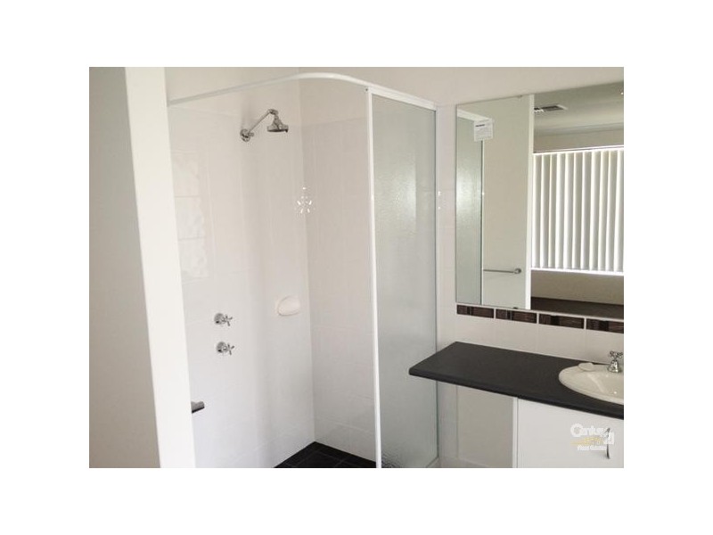 5 Rossiter Avenue, Piara Waters WA 6112