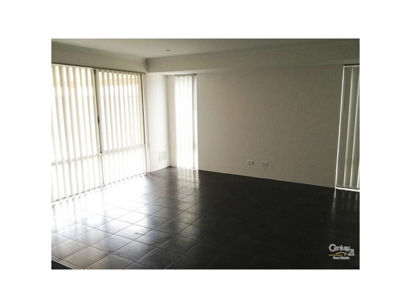 5 Rossiter Avenue, Piara Waters WA 6112