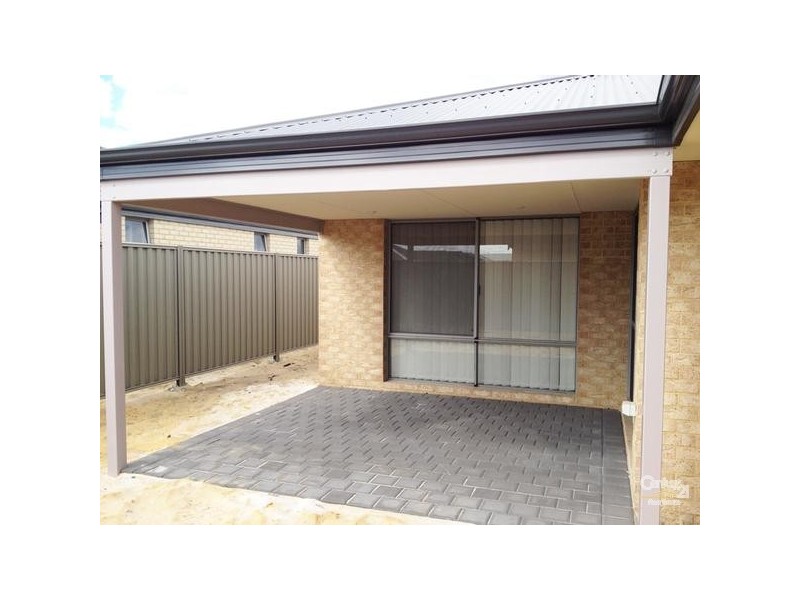 5 Rossiter Avenue, Piara Waters WA 6112