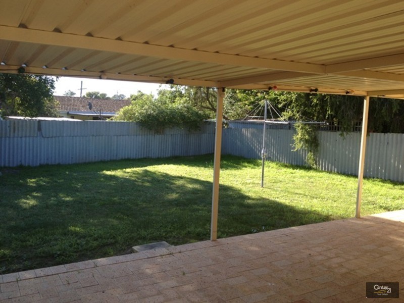 40 O’Sullivan Drive, Camillo WA 6111