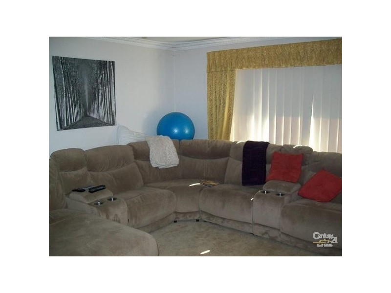 12B Ochiltree Way, Kardinya WA 6163