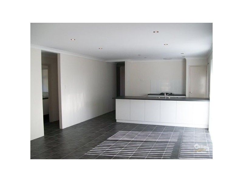 10 Erlon Way, Harrisdale WA 6112