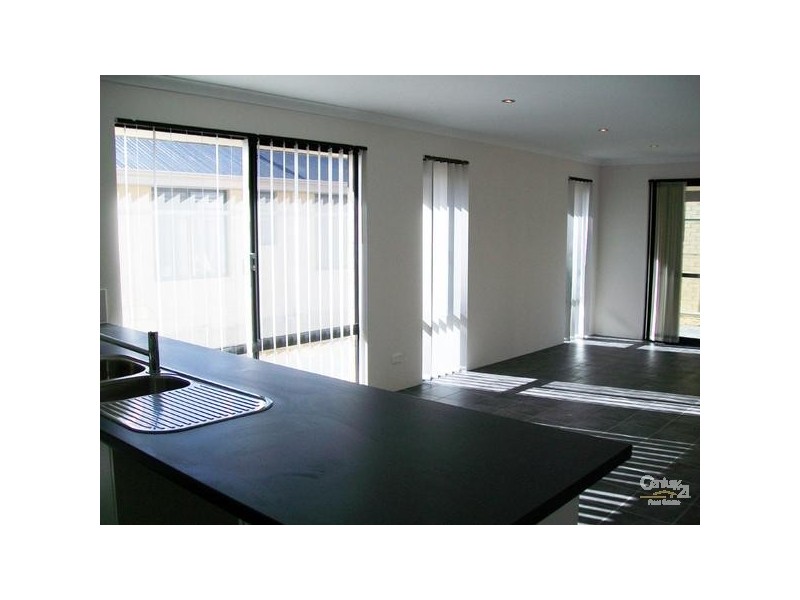 10 Erlon Way, Harrisdale WA 6112