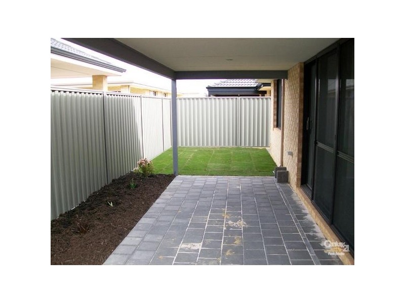 10 Erlon Way, Harrisdale WA 6112