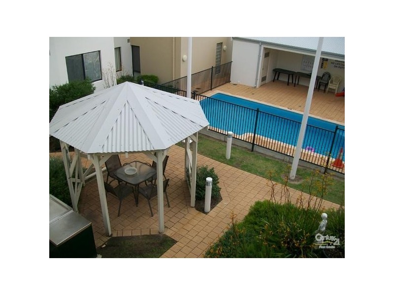 1/17 Southdown Place, Thornlie WA 6108