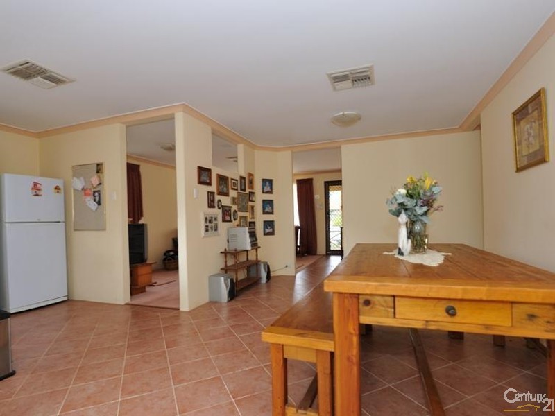 13 Belaring Place, Kenwick WA 6107