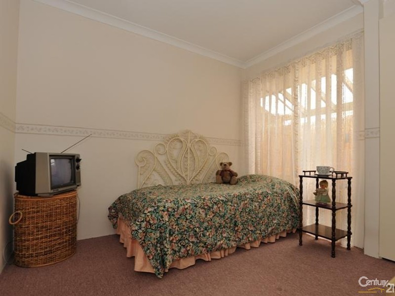 13 Belaring Place, Kenwick WA 6107