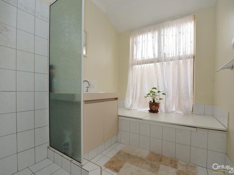 13 Belaring Place, Kenwick WA 6107