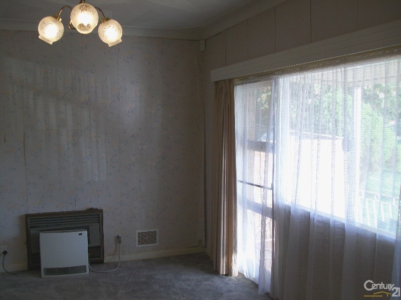 8 Stafford Road, Kenwick WA 6107