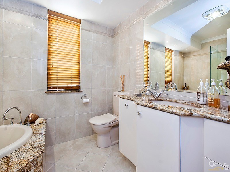 5 Bishop Close, Seville Grove WA 6112