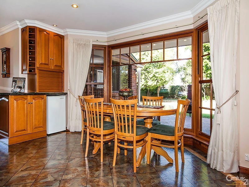 5 Bishop Close, Seville Grove WA 6112