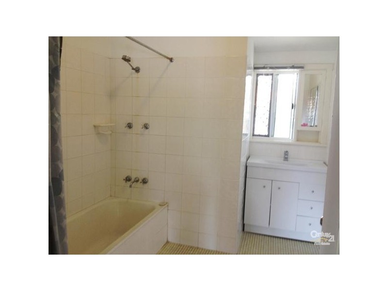 60 Pearl Road, Cloverdale WA 6105