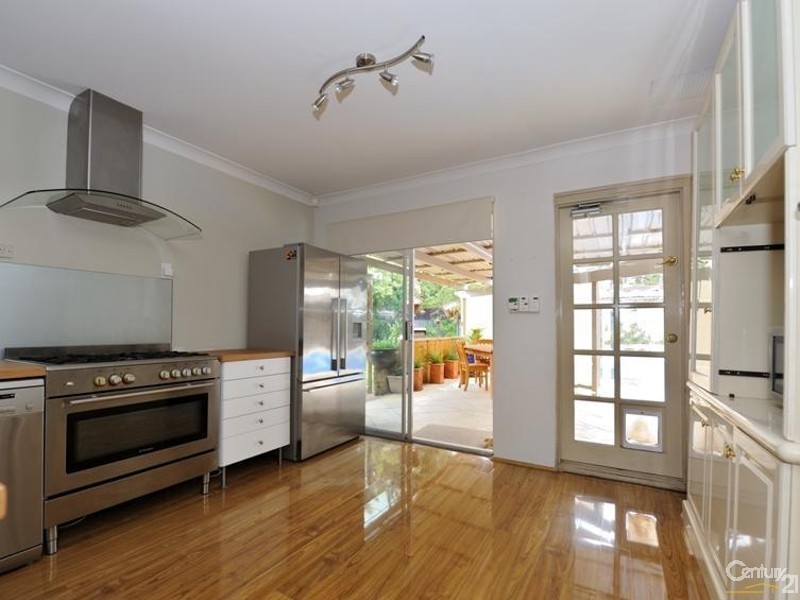 11 Chilcott Gardens, Gosnells WA 6110