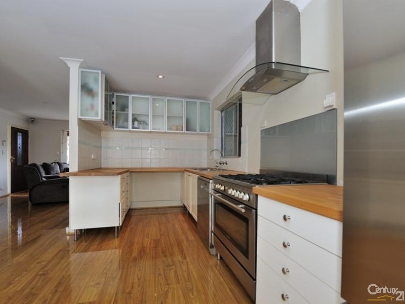 11 Chilcott Gardens, Gosnells WA 6110