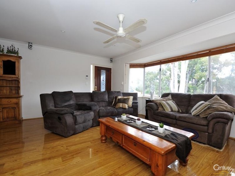 11 Chilcott Gardens, Gosnells WA 6110