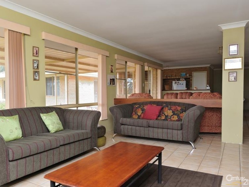 17 Three Kangaroos Way, Byford WA 6122