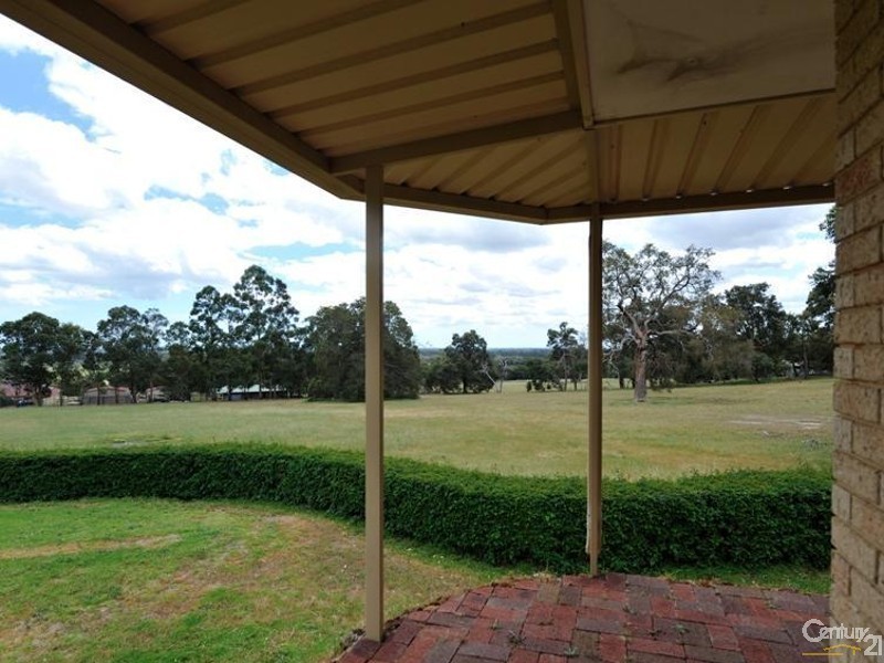 17 Three Kangaroos Way, Byford WA 6122