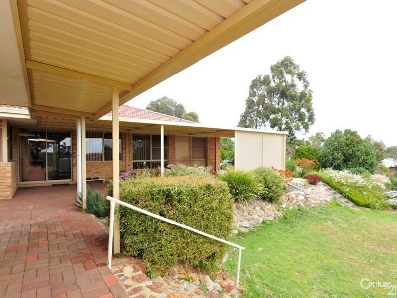 17 Three Kangaroos Way, Byford WA 6122