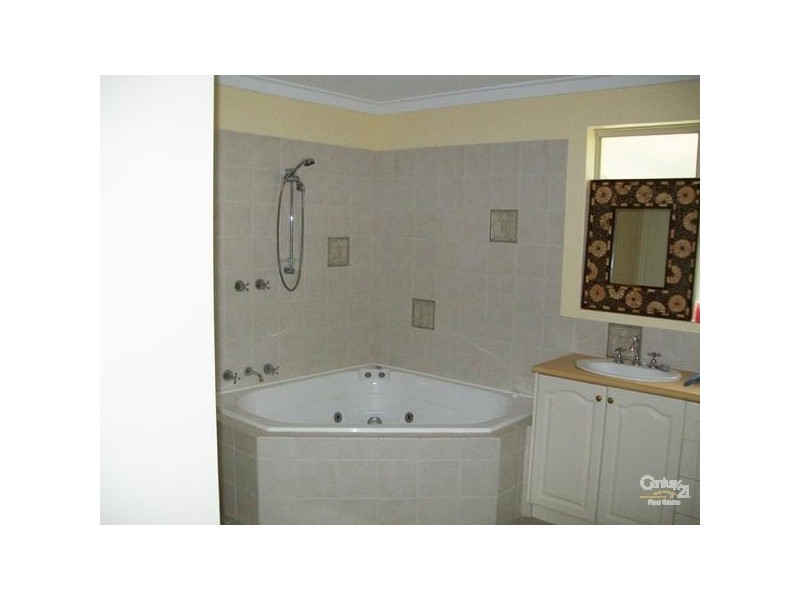 27 Moore Street, Wungong WA 6112