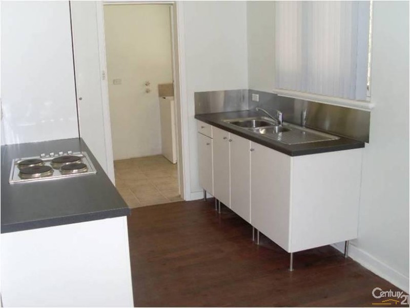 8 Westfield Street, Maddington WA 6109