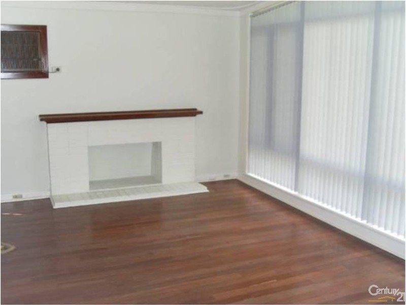 8 Westfield Street, Maddington WA 6109