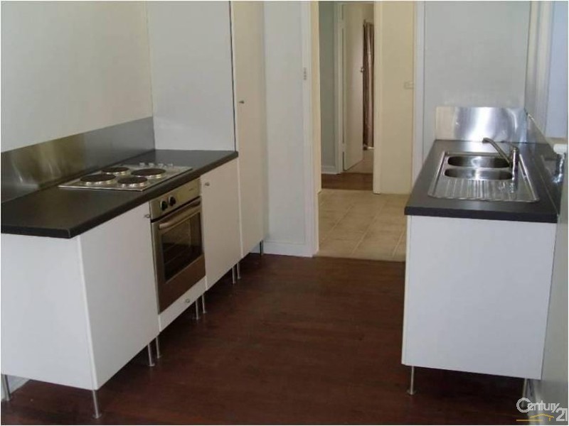 8 Westfield Street, Maddington WA 6109