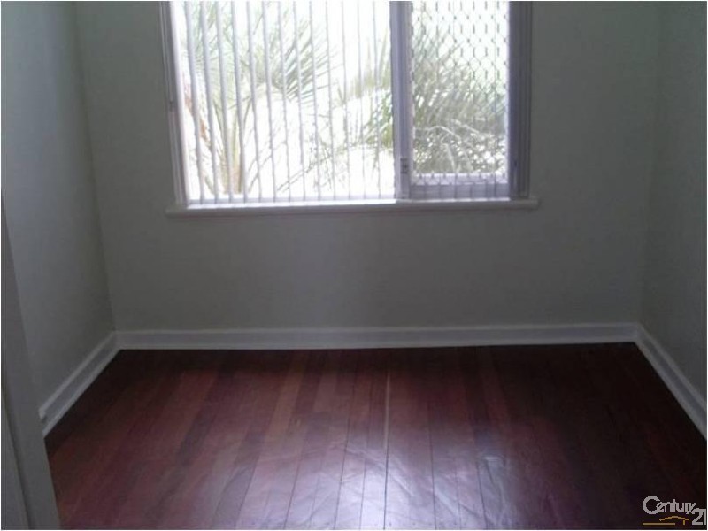 8 Westfield Street, Maddington WA 6109