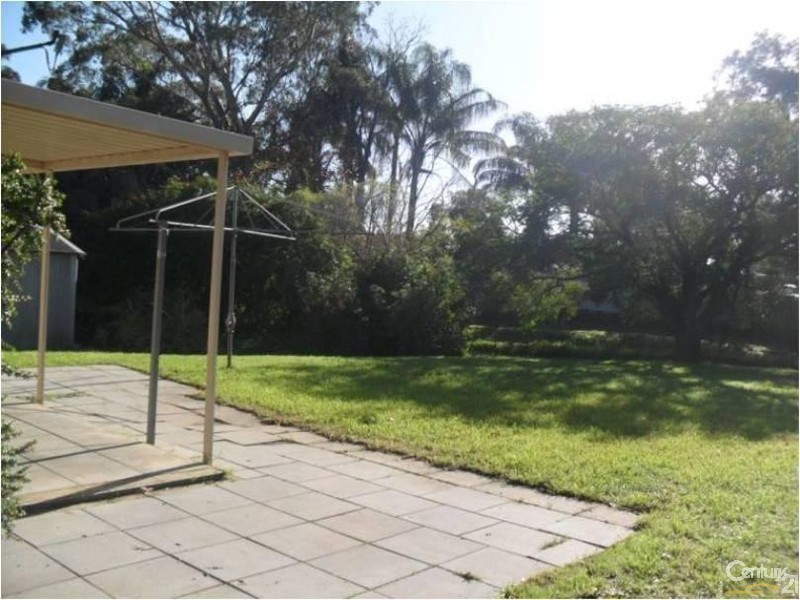 8 Westfield Street, Maddington WA 6109