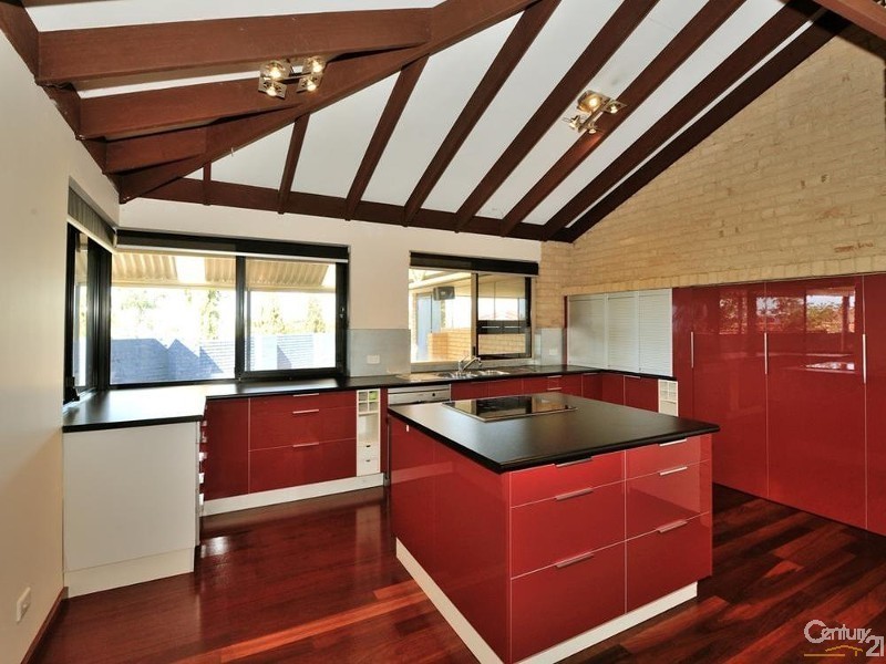 7 Bowra Court, Leeming WA 6149
