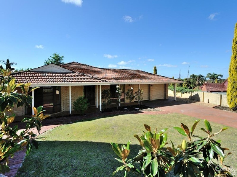 7 Bowra Court, Leeming WA 6149