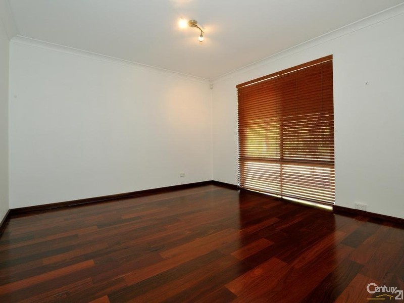 7 Bowra Court, Leeming WA 6149