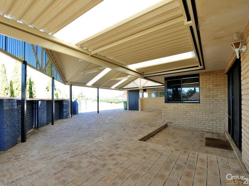 7 Bowra Court, Leeming WA 6149