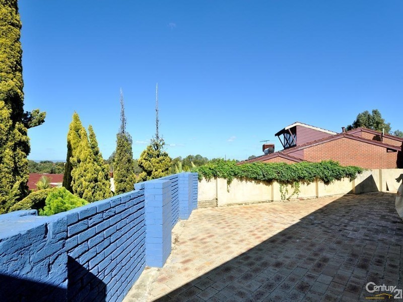 7 Bowra Court, Leeming WA 6149