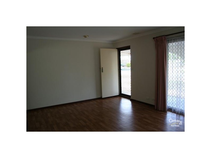 19 Ravenscroft Way, Kelmscott WA 6111