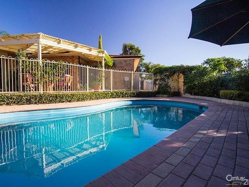 18 Timbrell Way, Leeming WA 6149