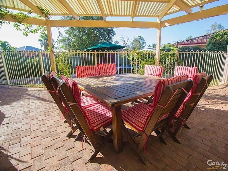 18 Timbrell Way, Leeming WA 6149