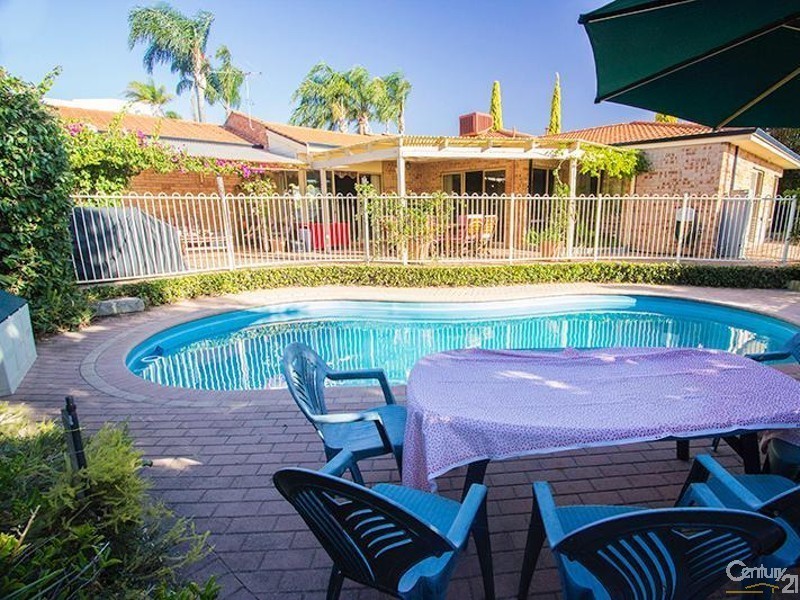 18 Timbrell Way, Leeming WA 6149