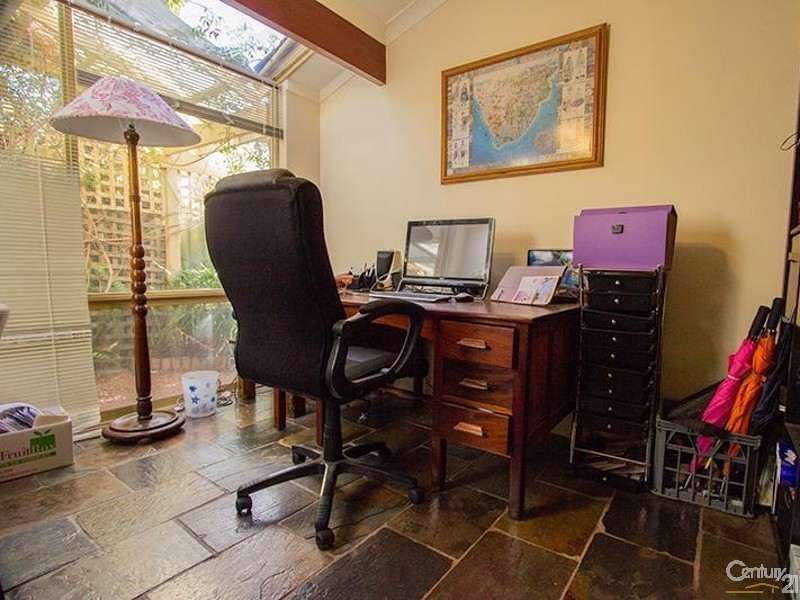 18 Timbrell Way, Leeming WA 6149