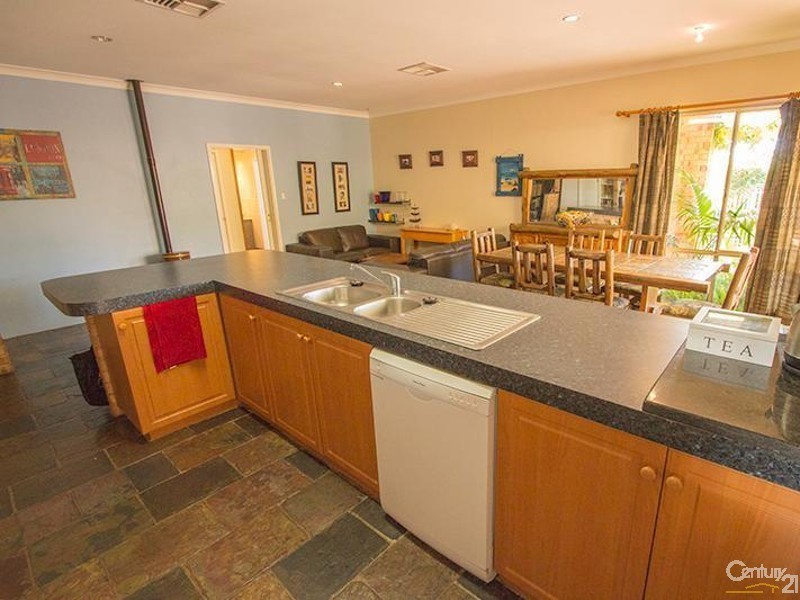 18 Timbrell Way, Leeming WA 6149