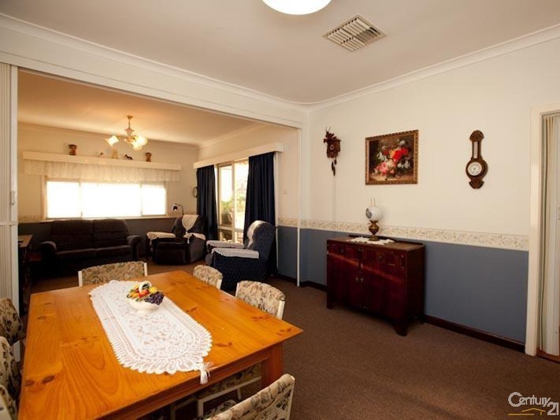 6 Tredale Avenue, Mount Richon WA 6112