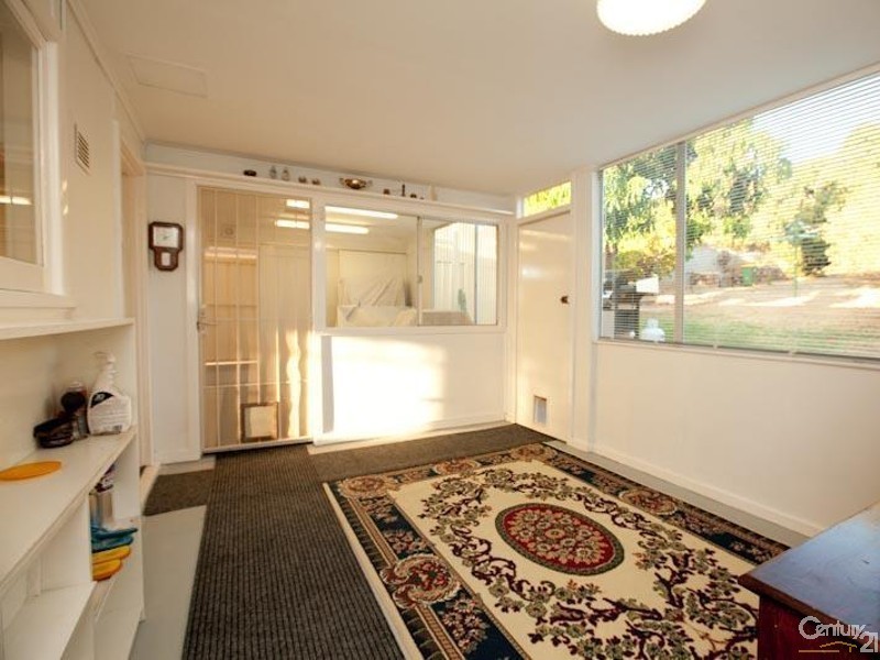 6 Tredale Avenue, Mount Richon WA 6112